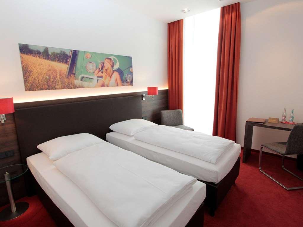 The Classic Oldtimer Hotel Ingolstadt Pokoj fotografie